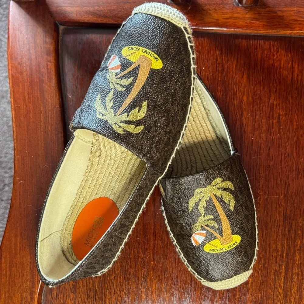 NWOT Michael Kors Brown Monogram Espadrilles with Adorable Palm tree Decoration